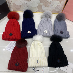 Moncler 니트 비니 폭스퍼 볼